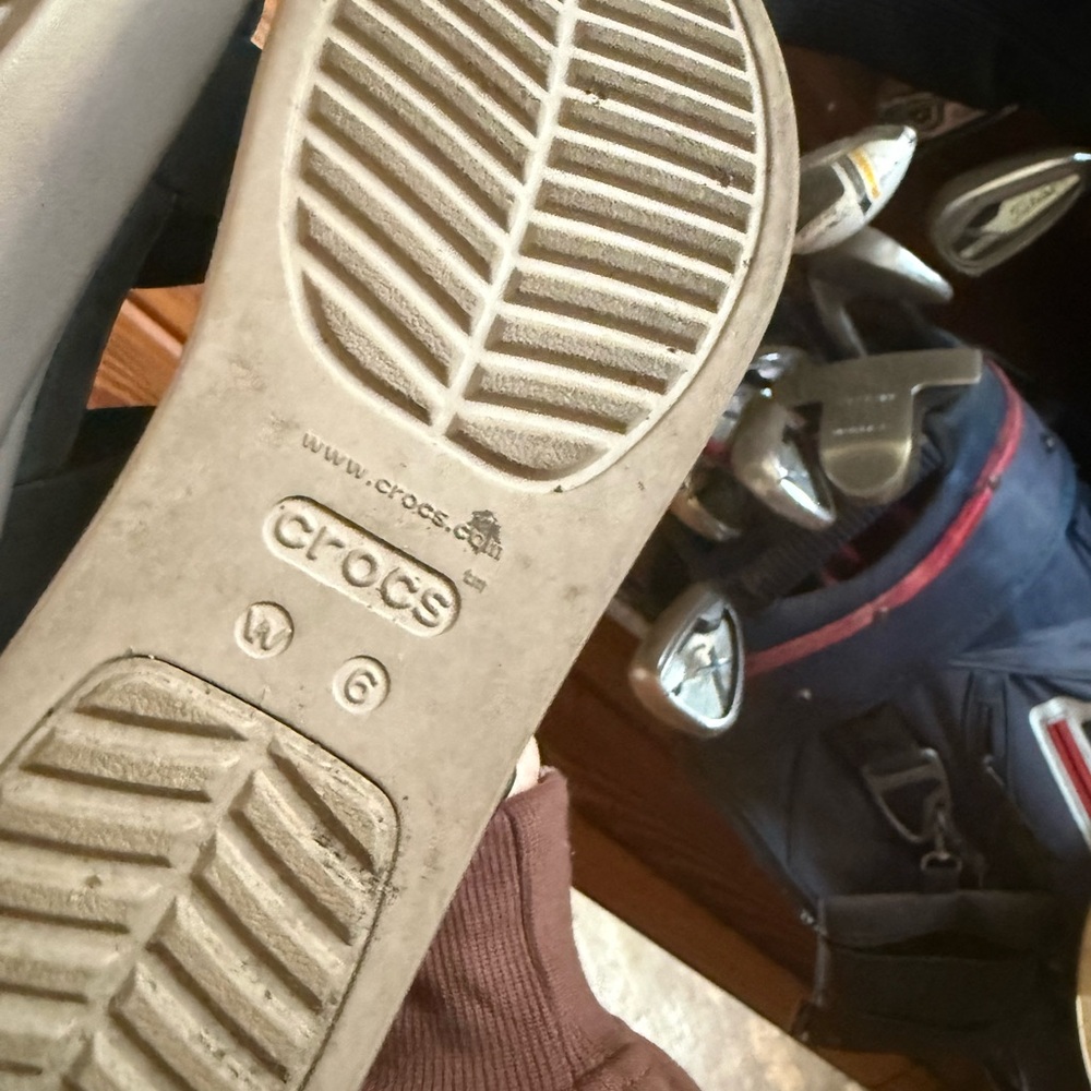 CROCS Black Brooklyns size 6 Sandals - Picture 4 of 5